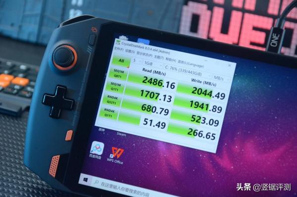 國產新款“PC遊戲掌機”評測:8.4英寸,2.5K屏設計,跑分超35萬 國產新款“PC遊戲掌機”評測:8.4英寸,2.5K屏設計,跑分超35萬