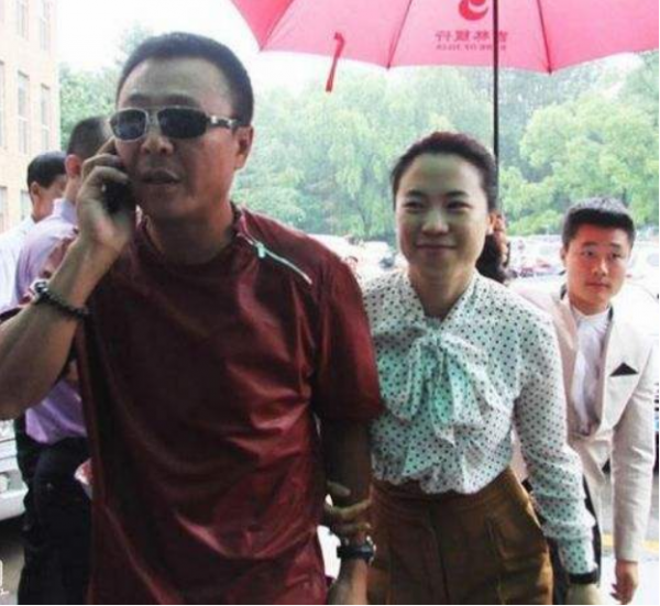 王楠：癌症16年丈夫不離不棄，40歲生2胎，風光背後有淚水