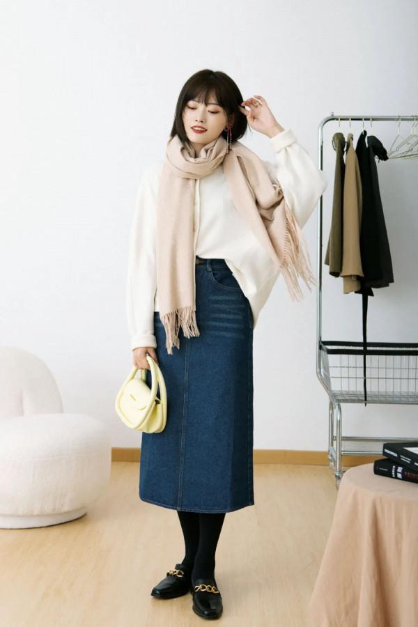 冬天怎麼穿裙裝？8套冬天不露腿的裙裝示範，保暖又好看