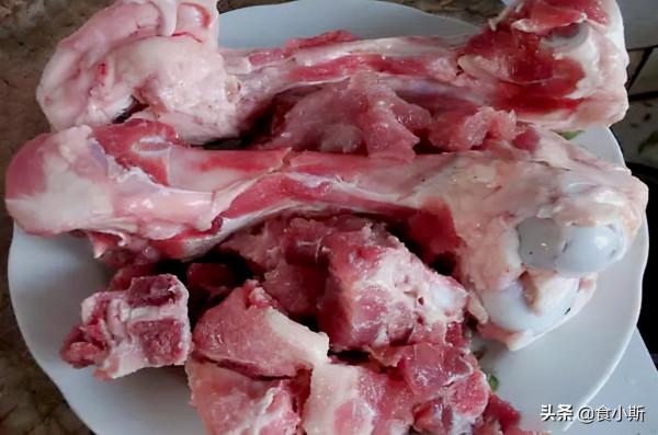 小時候農村殺豬，就等著吃這口兒，什麼調料也不加，原汁原味