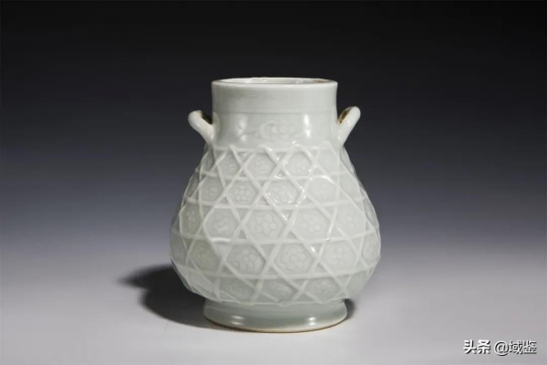 素雅勻淨，最高等級乾隆御瓷——粉青釉