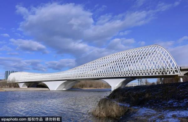 全部清零！當藝術戀上這座城，邂逅唯美“豎琴橋”，奇幻冰瀑即將亮相~