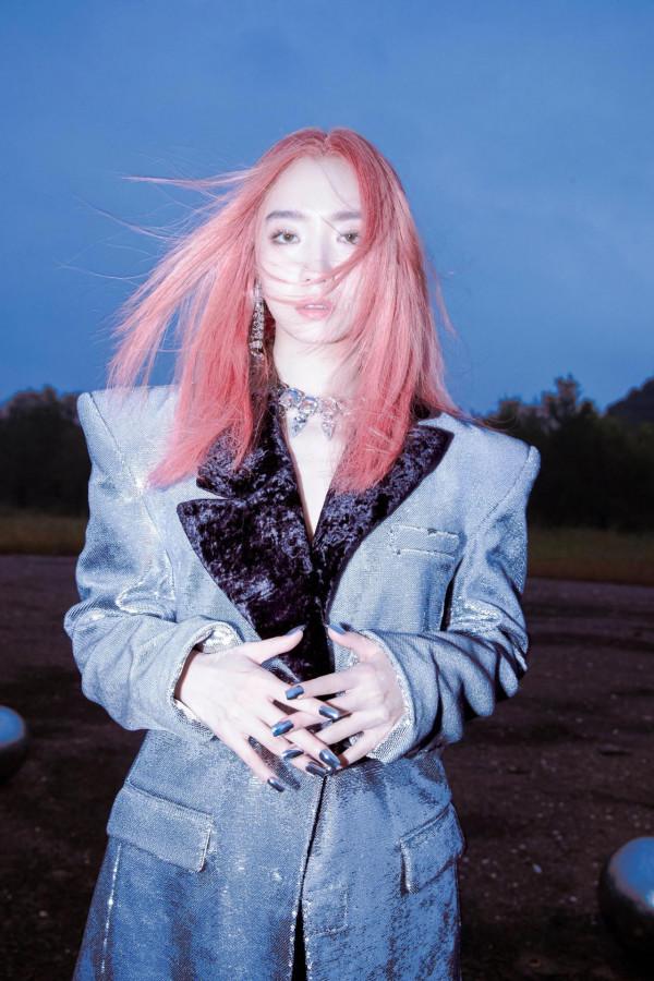 粉發魔女孟美岐 粉發魔女孟美岐