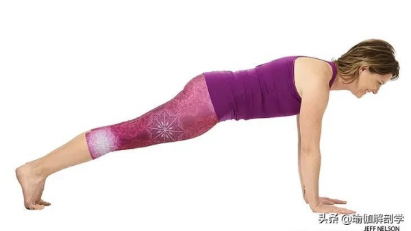 為什麼把背挺直那麼難？10個加強背部的瑜伽動作要多練