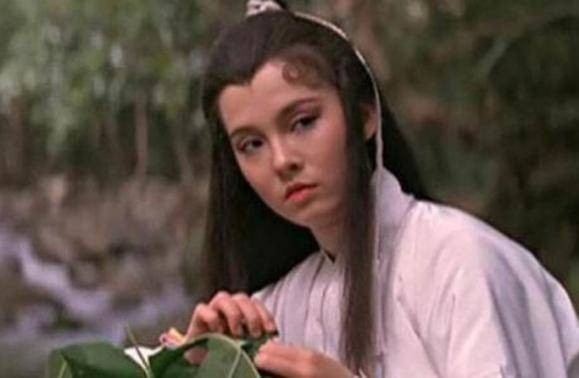 翁靜晶的“忘年戀”:“爹式”婚姻長達29年,張國榮曾為她著迷 翁靜晶的“忘年戀”:“爹式”婚姻長達29年,張國榮曾為她著迷