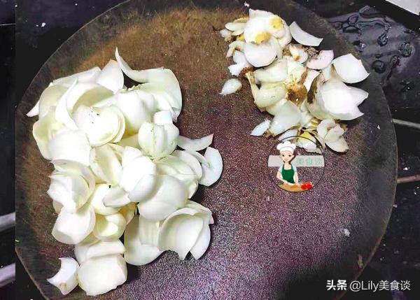 秋天,記得多吃這“一白一綠”,不放肉炒也很香,秋天吃它特養人 秋天,記得多吃這“一白一綠”,不放肉炒也很香,秋天吃它特養人