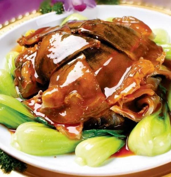 大叔深山養殖:八萬只團魚,兩三年過後,讓他大賺了三千六百萬元 大叔深山養殖:八萬只團魚,兩三年過後,讓他大賺了三千六百萬元