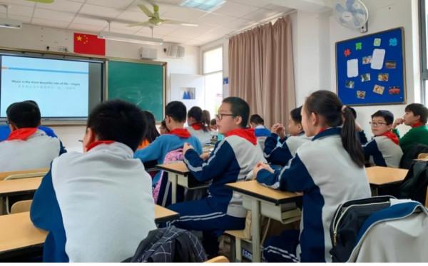 公立和私立學校何區別，小學三年級就能看出，家長要仔細斟