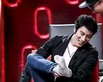 明明日入鬥金，生活上卻一毛不拔！這7位明星究竟有多“摳門”？