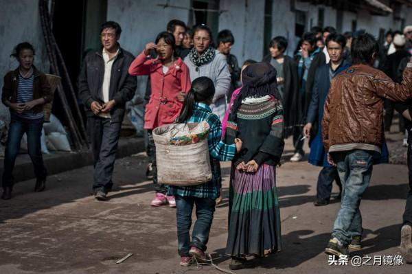 彝族年趕集 大涼山十年記之2011(2) 彝族年趕集 大涼山十年記之2011(2)