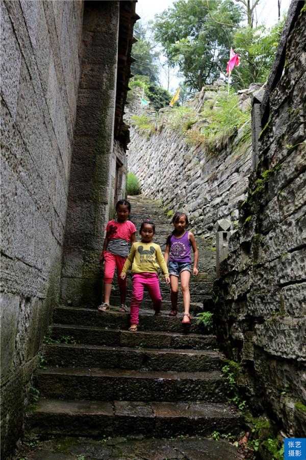 貴州西部藏了個“中國涼都”，夏季只有19℃，沿途都是少數民族村