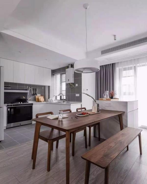 開放式廚房這樣設計：餐桌+島臺一體化，功能、實用性增加一倍