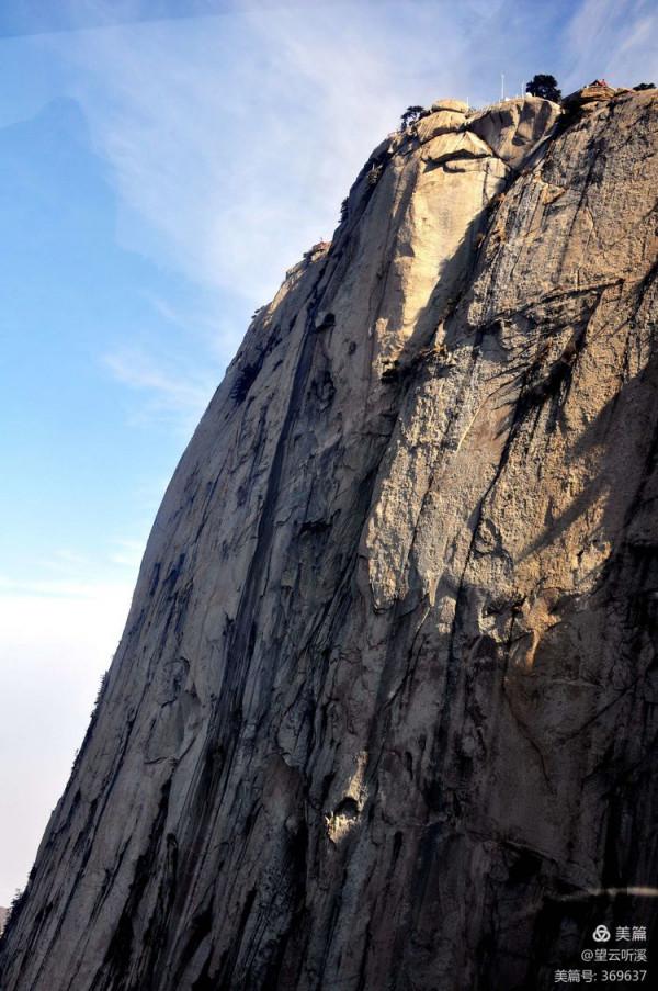 乘坐西峰索道上華山