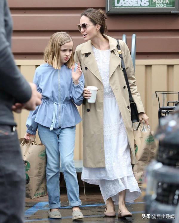 女版小布變超美!朱莉超Q金髮小女兒13歲了長大後五官神似爸媽 女版小布變超美!朱莉超Q金髮小女兒13歲了長大後五官神似爸媽