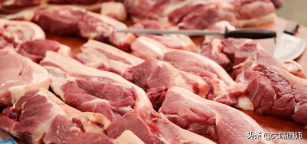 買豬肉，為何有些顏色深，有些顏色淡？其實區別不小，別買錯了