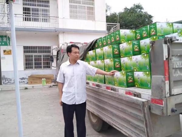 集賢鎮消費幫扶——優果走出去，溫暖送入心