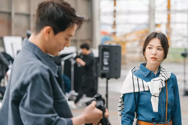 宋慧喬，開始演不相信愛情的女海王了《現在正在分手中》造型解析