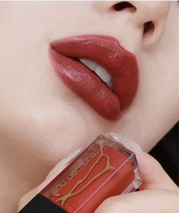 年會合適塗什麼口紅？這4支顯白又氣質的色號，讓你脫穎而出