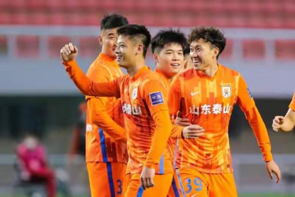 榮耀與傳承！大勢已定的第90分鐘，郝偉換上這兩人去享受冠軍榮耀