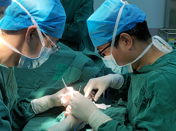 小童生出兩根“巨趾”，減容截骨成功為其腳趾“瘦身”