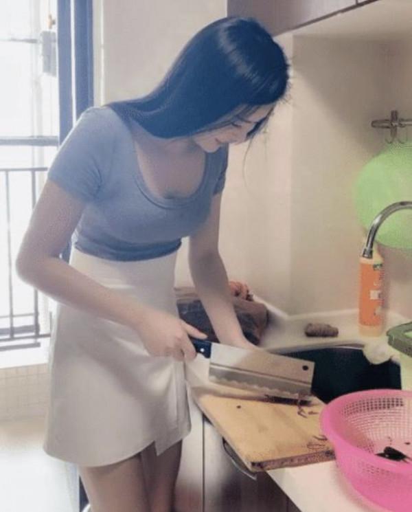 女人30歲以後，這4菜3果要多吃，富含“花青素”，常吃面板顯年輕