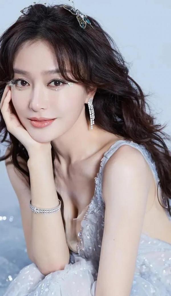 “童年女神”秦嵐到底有多美？（多圖）