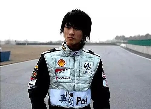 5位“賽車手”明星，林志穎一直活躍賽車圈，韓寒的成就無人能及