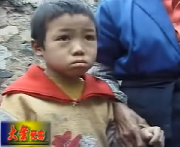 1992年，為傳宗接代夫妻倆找村裡人“幫忙”，6年後丈夫離奇身亡