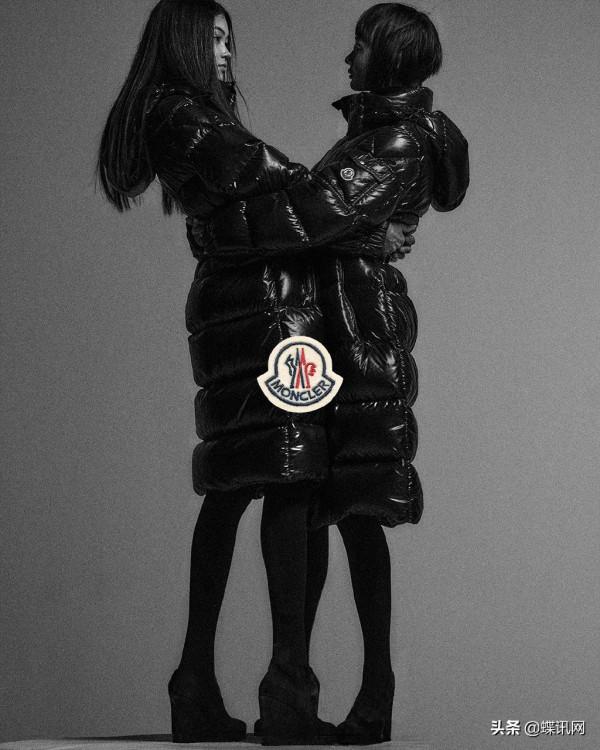 CHANEL、 BURBERRY、 Moncler 等品牌大片釋出,盡飽眼福 CHANEL、 BURBERRY、 Moncler 等品牌大片釋出,盡飽眼福