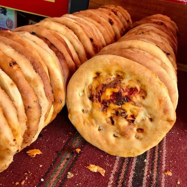 新疆小饢餅搭乘電商平臺這輛快車，正在走向全國