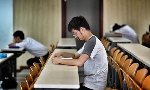 北大專業“六代單傳”,一人請假全院休息,畢業合影只有1名學生 北大專業“六代單傳”,一人請假全院休息,畢業合影只有1名學生