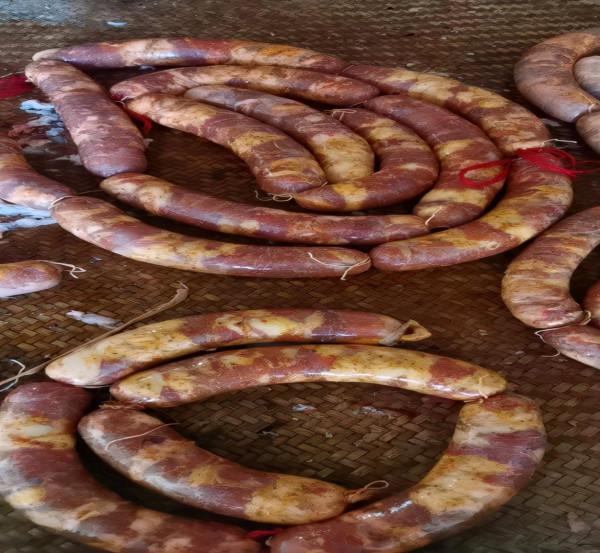 湖北土家族傳統臘香腸的製作和熏製方法 湖北土家族傳統臘香腸的製作和熏製方法