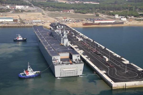 “堪培拉”級兩棲攻擊艦圖集（118圖）