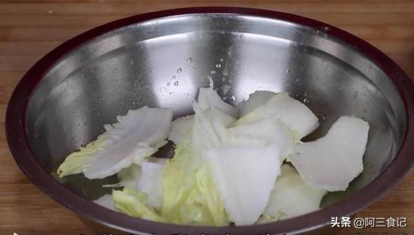 冬天我家最愛吃的一鍋燉，搭配4種食材，營養又解饞，出鍋就掃光