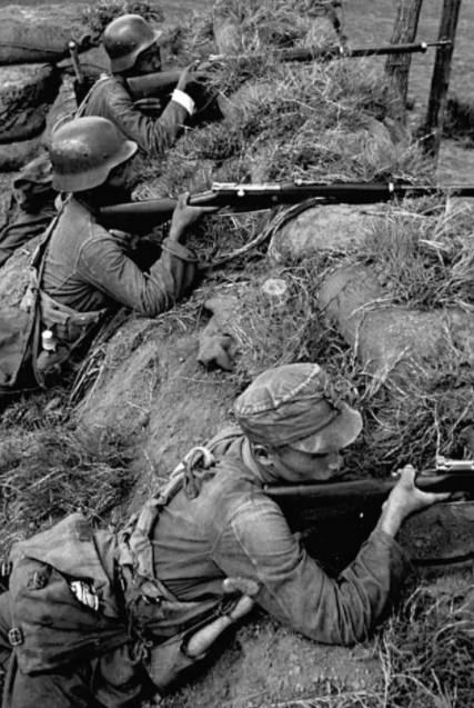 1948年，解放軍戰士捨身炸碉堡犧牲，3年後為何又出現在了嵊縣？