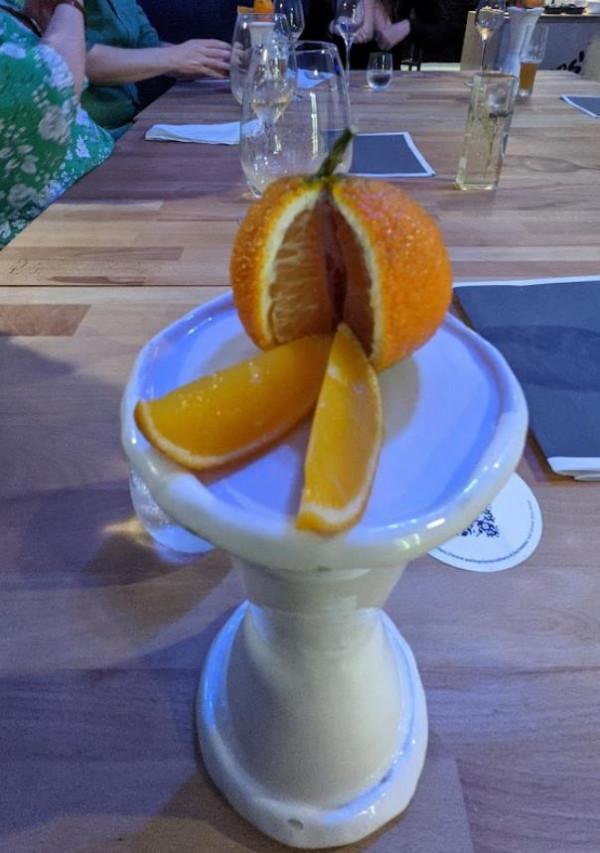 外國博主吐槽最糟米其林，27道奇葩菜，還要從主廚“嘴”裡舔著吃