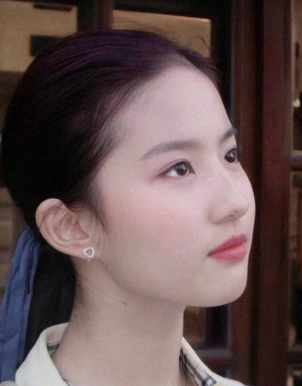 劉亦菲新劇路透曝光,未受“限籍令”影響,難道學鞏俐退美籍了? 劉亦菲新劇路透曝光,未受“限籍令”影響,難道學鞏俐退美籍了?