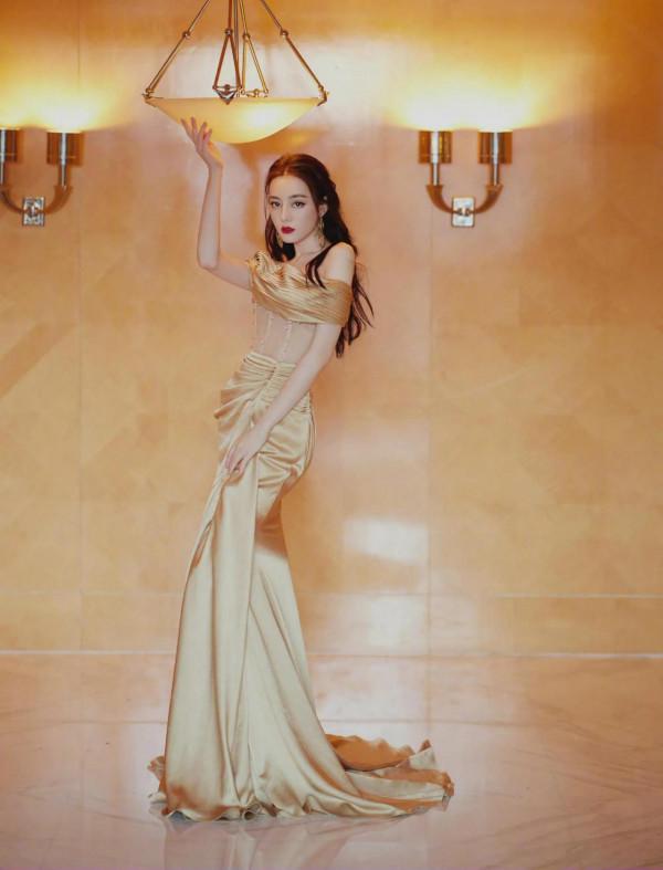 楊冪趙麗穎迪麗熱巴劉詩詩楊穎超仙禮服造型，你最pick誰？