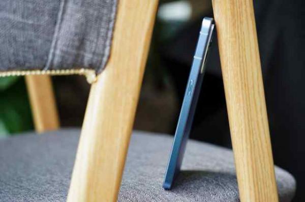 誰說直角設計沒有好手感?OPPO Reno7 Pro有話要說 誰說直角設計沒有好手感?OPPO Reno7 Pro有話要說