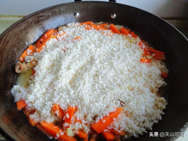 我家冬天週末一日三餐，抓飯配燉菜，好吃又暖和