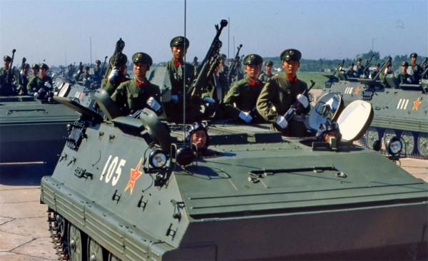 百萬大裁軍,很多部隊不服氣!主刀人何正文:先裁掉自己4個兒女 百萬大裁軍,很多部隊不服氣!主刀人何正文:先裁掉自己4個兒女