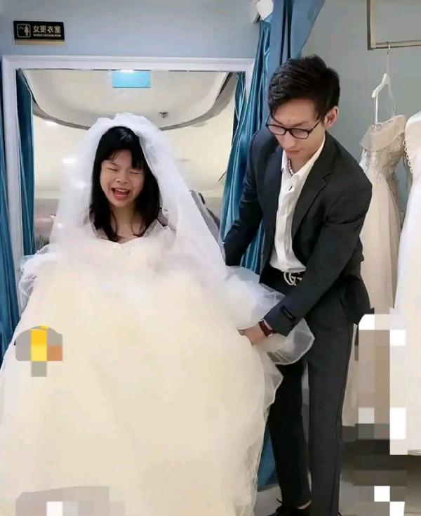 網紅瓊姐宣佈喜訊，準新郎是個帥小夥！網友卻質疑是炒作