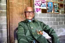 震驚 112歲中國最長壽老紅軍 竟然隱居在廣西農村 生活清貧每天干活