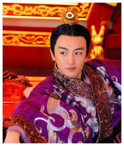 紫衣別瞎穿,這6位的紫衣高貴典雅,冷酷有氣度,個個翩翩佳公子 紫衣別瞎穿,這6位的紫衣高貴典雅,冷酷有氣度,個個翩翩佳公子