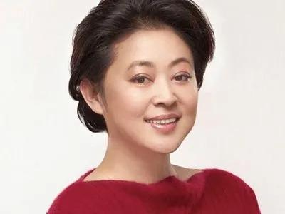 直播事故中的主持人反應：冬陽慌亂，倪萍機智何炅暖心，董卿淡定