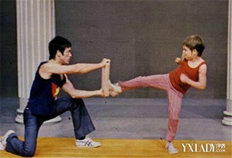 1993年李小龍之子李國豪在片場遭“槍殺”，到底是意外還是陰謀？