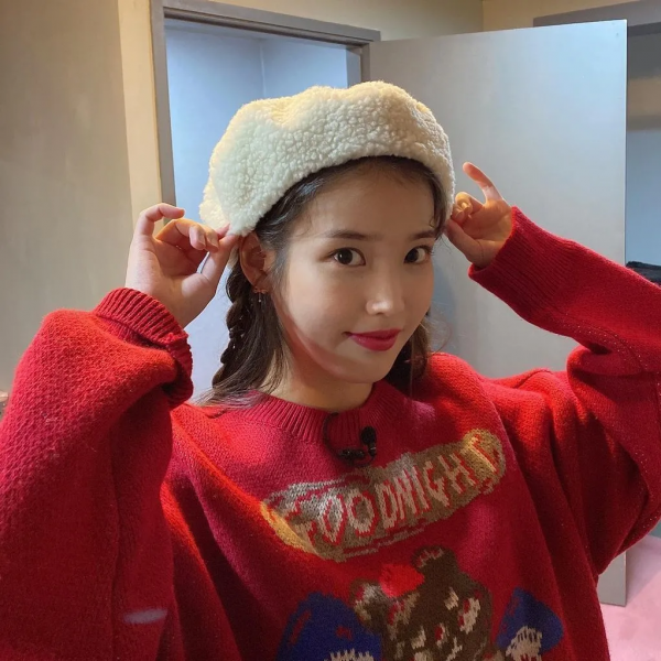 克萊因藍過時了？2021年的4個秋冬流行色，顯白又高階