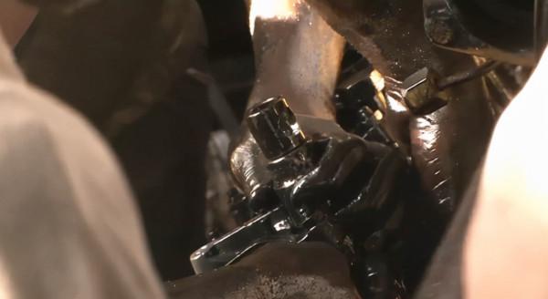 非洲玩命貨船,在剛果河上載2000人,隨時都要翻船 非洲玩命貨船,在剛果河上載2000人,隨時都要翻船