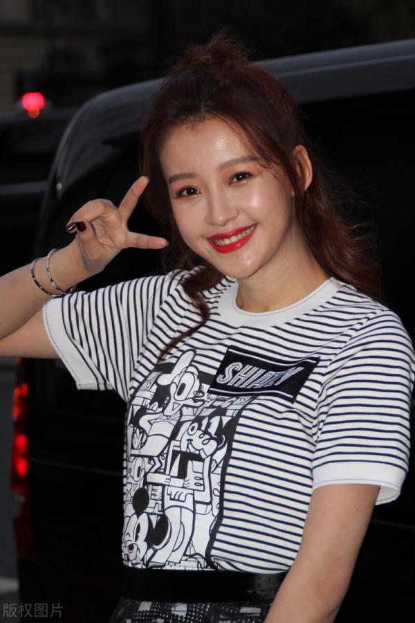 孫怡：和李沁好像的一個人，長得好嫩啊