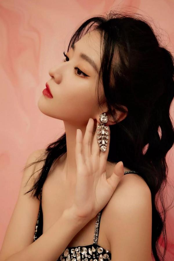 有人說她不是女的? 有人說她不是女的?